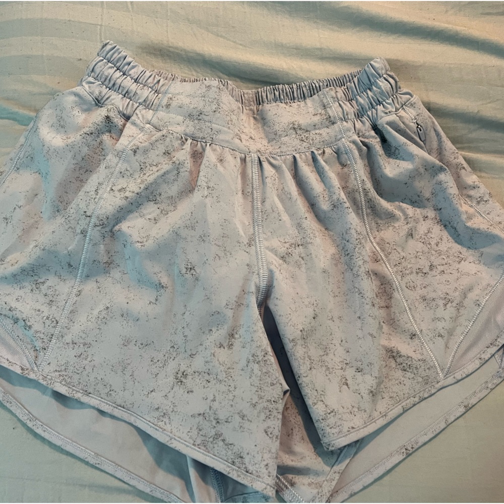 Lululemon Hotty Hot Short High Rise size 4 lined